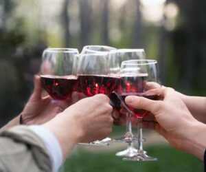 tradisi budaya minum wine