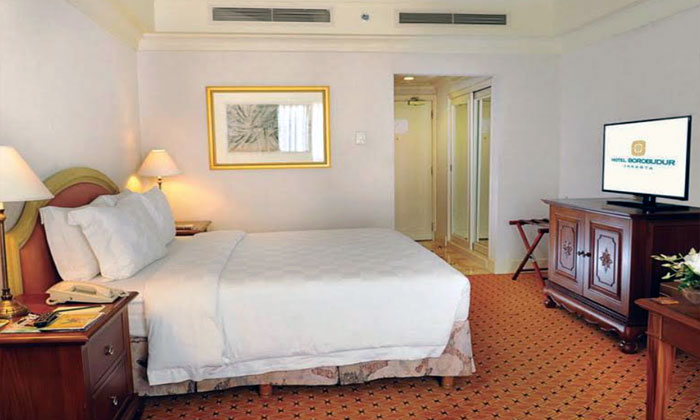 hotel borobudur jakarta dengan nuansa tropis