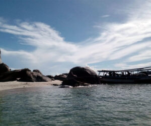 wisata belitung yang unik dan eksotis