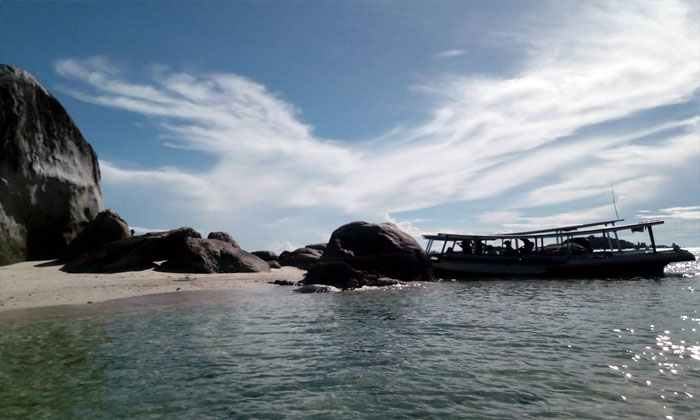 wisata belitung yang unik dan eksotis